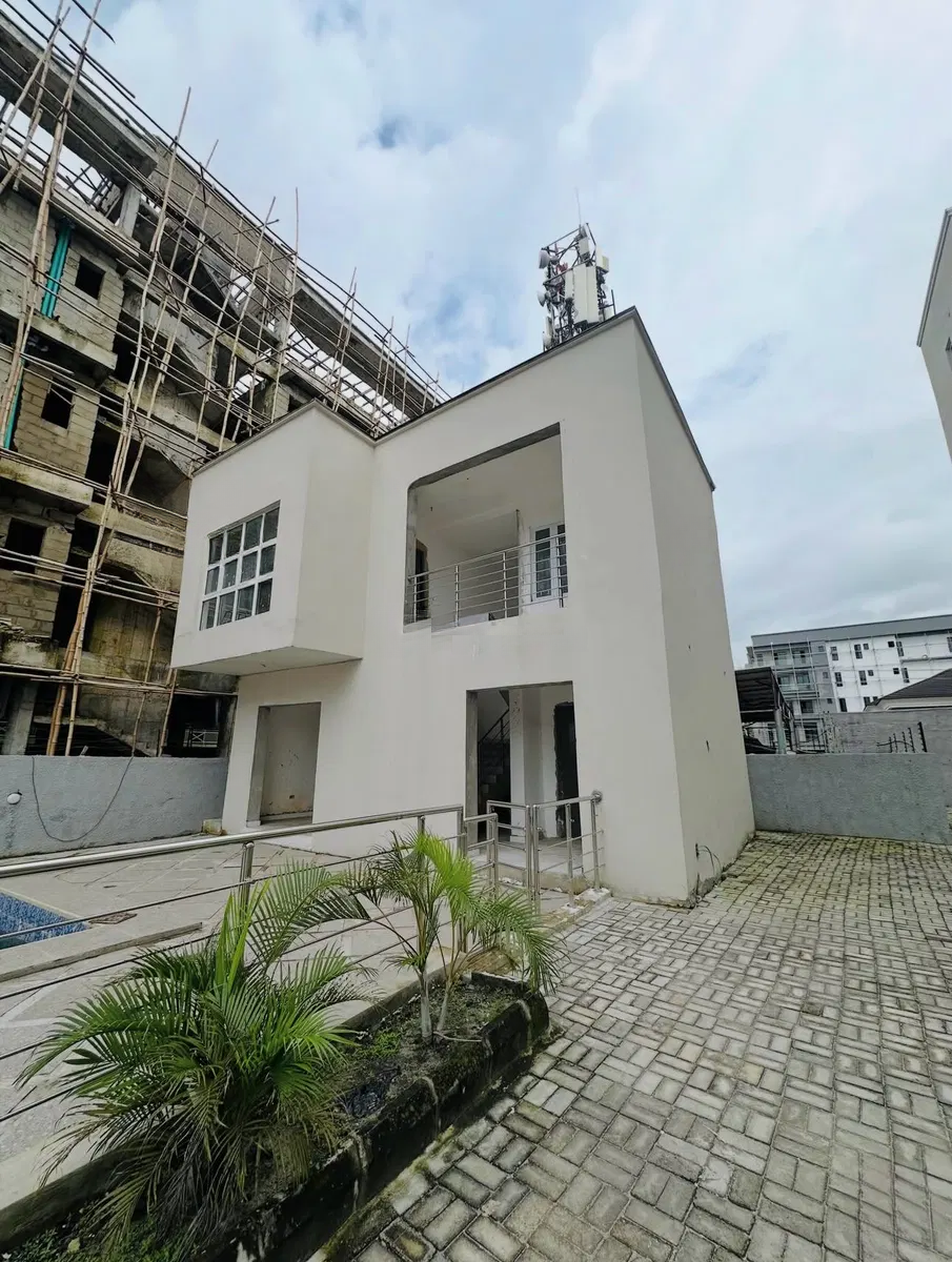 2-bedroom rental in Ikate — photo 2