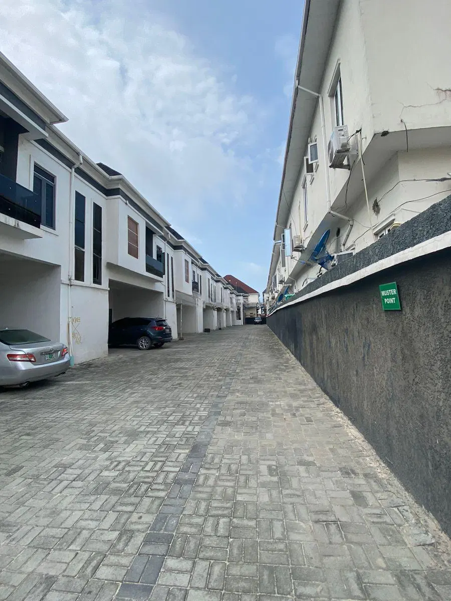 1-bedroom rental in Lekki Phase 2 — photo 1