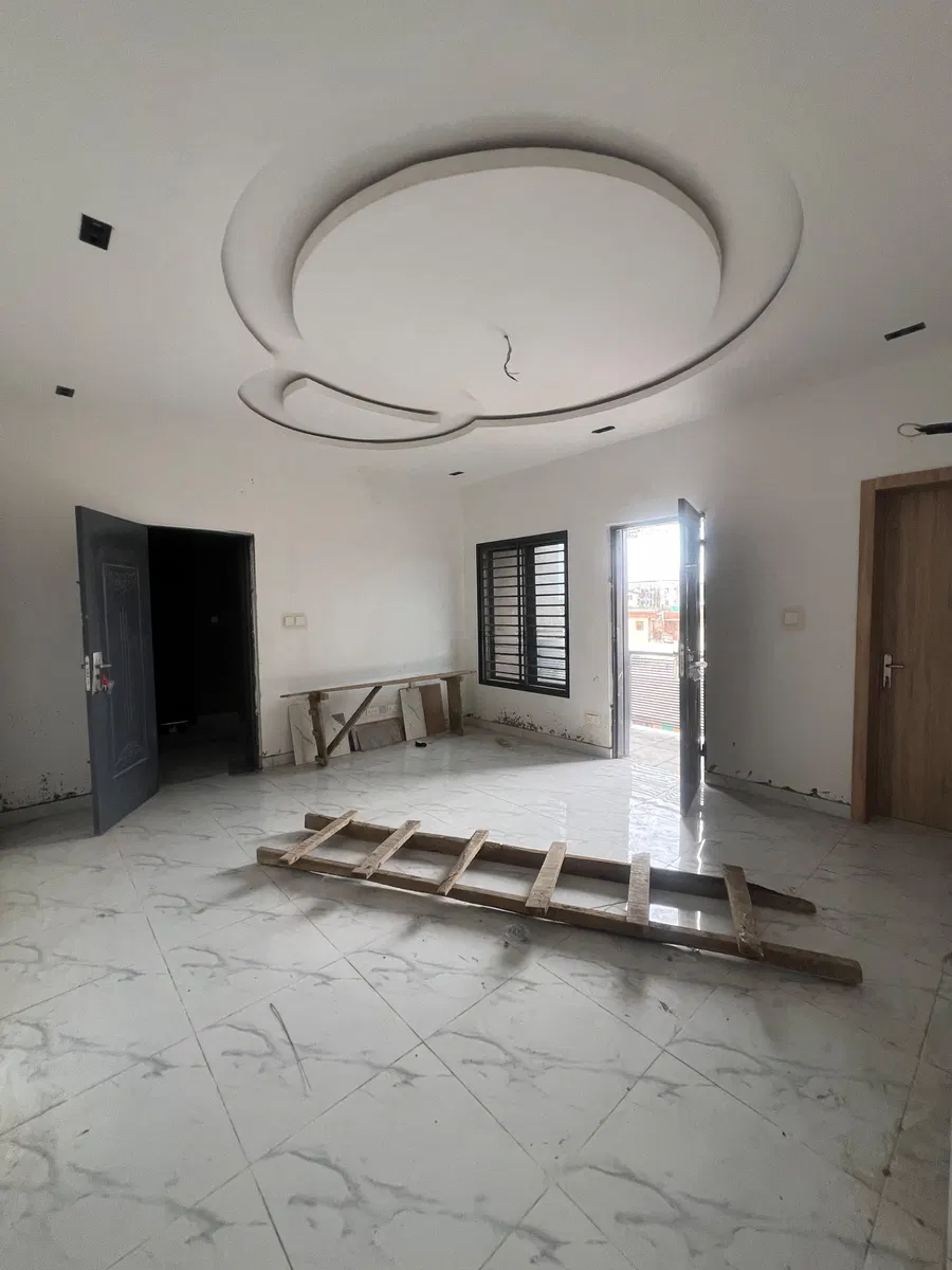 2-bedroom rental in Akoka — photo 2