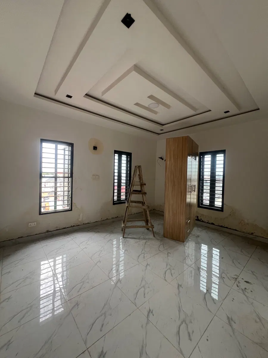 2-bedroom rental in Akoka — photo 4