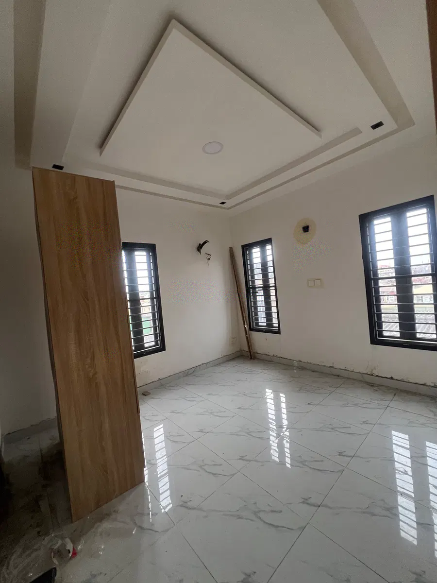 2-bedroom rental in Akoka — photo 6