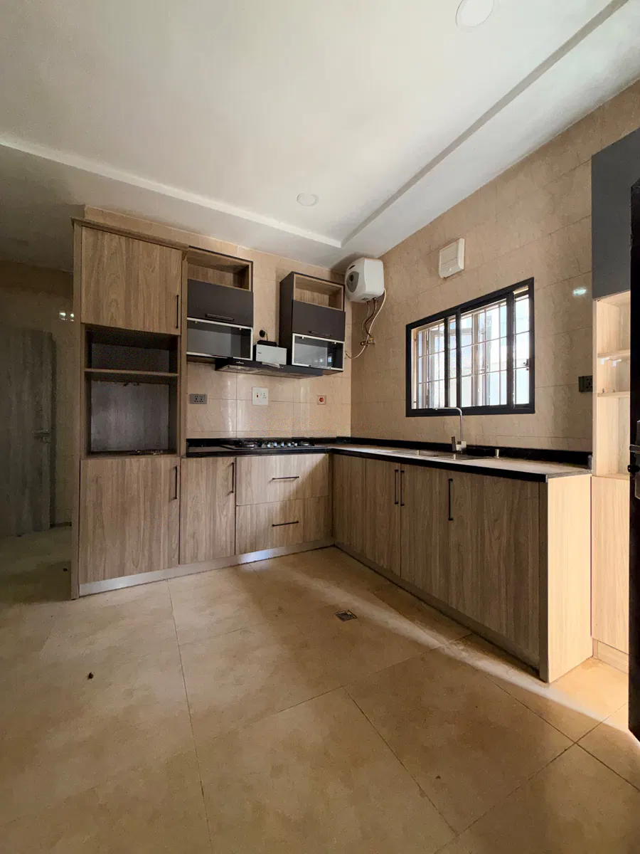 3-bedroom rental in Jahi — photo 3