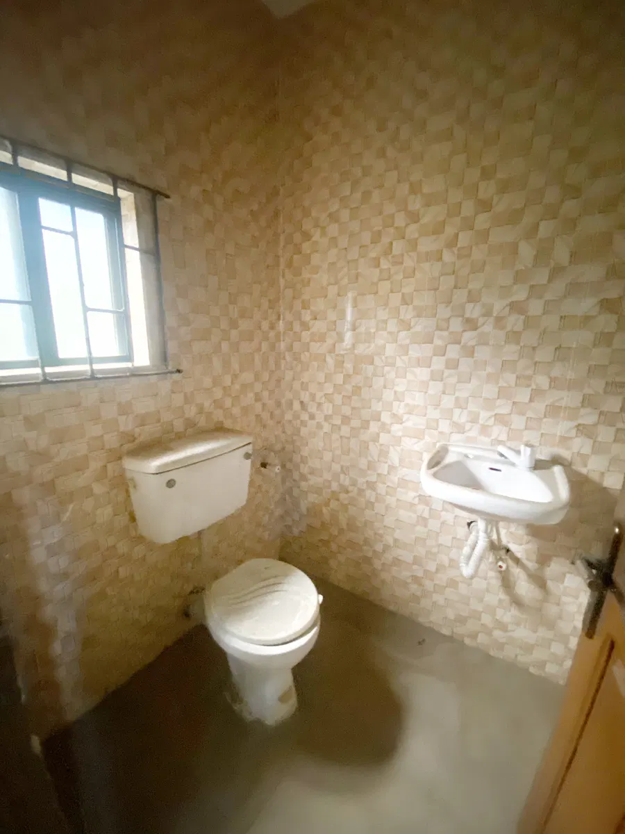1-bedroom rental in Omole Phase 2 — photo 4