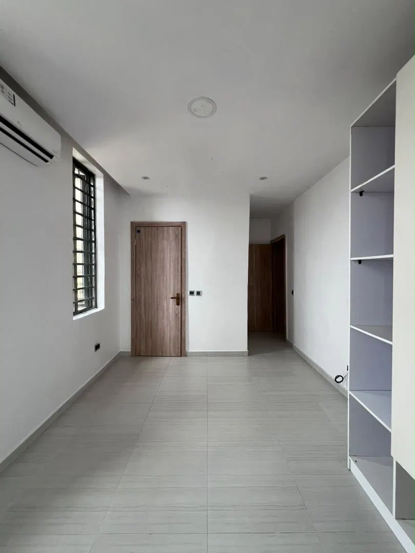 3-bedroom rental in Ikate — photo 6