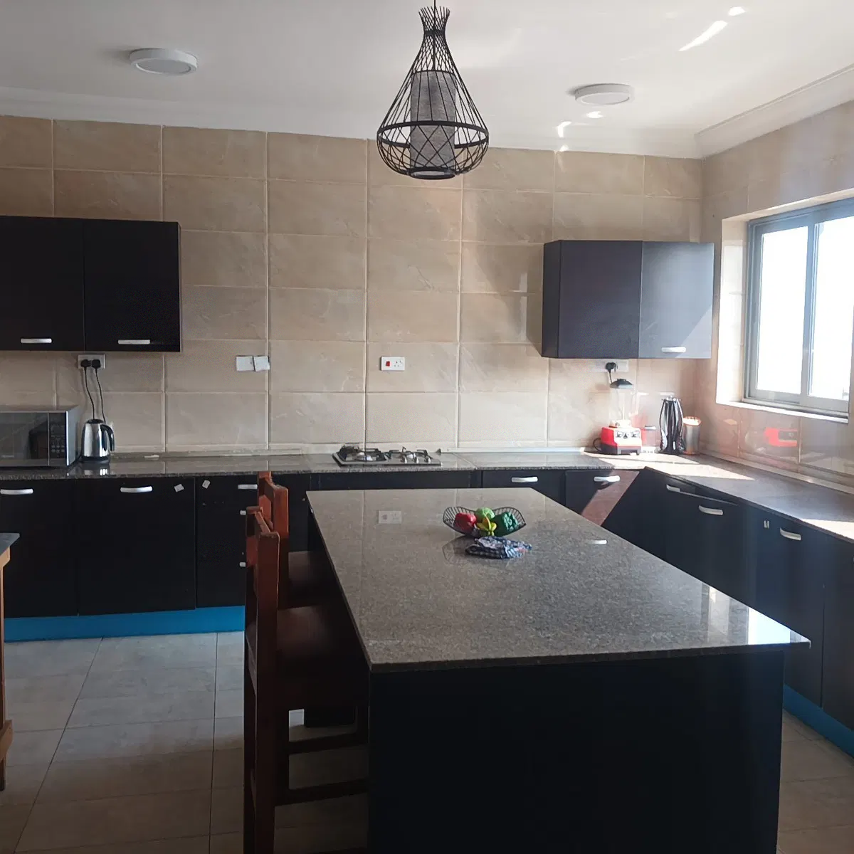 5-bedroom rental in Oniru — photo 4