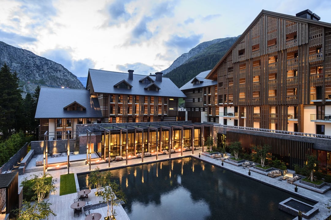The Chedi Andermatt, un hôtel alliant luxe moderne et traditions alpines dans les Alpes suisses - Hôtels - image principale