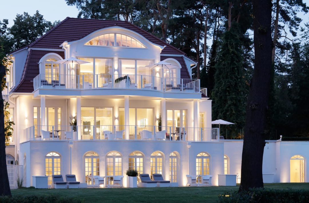 Villa Contessa, un havre de paix de luxe construit en 1910 au bord du lac Scharmützelsee - Hôtels - image principale
