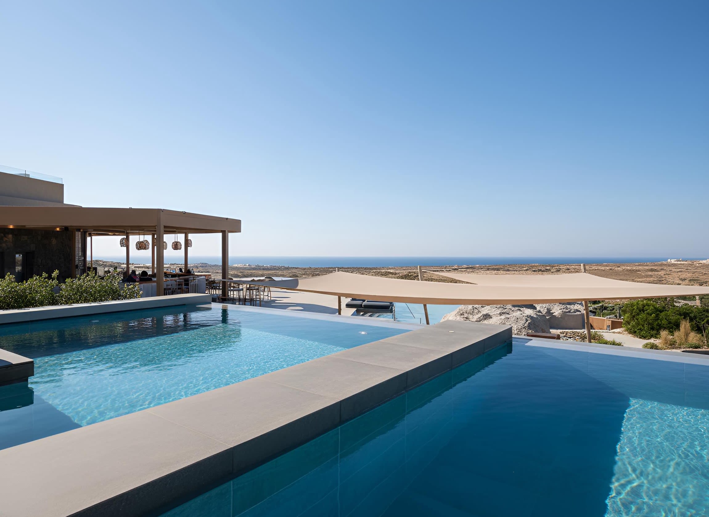 Magma Resort Santorini, caché sur les pentes volcaniques de Santorin - Hôtels - image principale