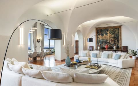 Villa Castiglione : La reine de Capri - Villas et chambres d'hôtes - image de gauche
