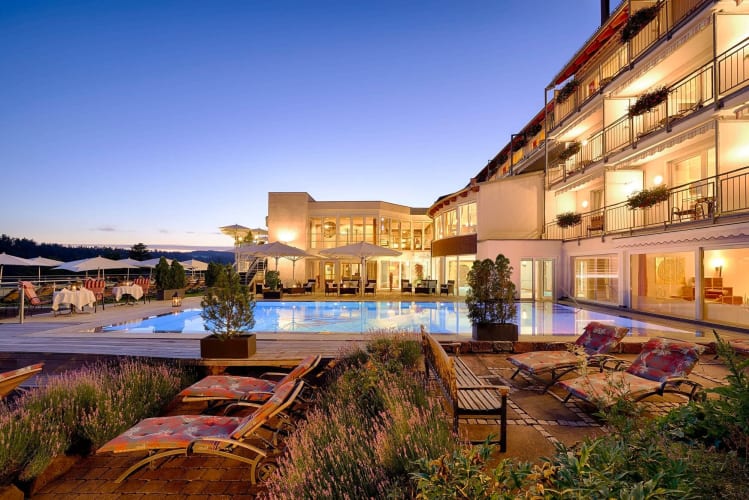 KroneLamm, un hôtel familial avec plus de 300 ans d'histoire à Zavelstein - Hôtels - vue panoramique