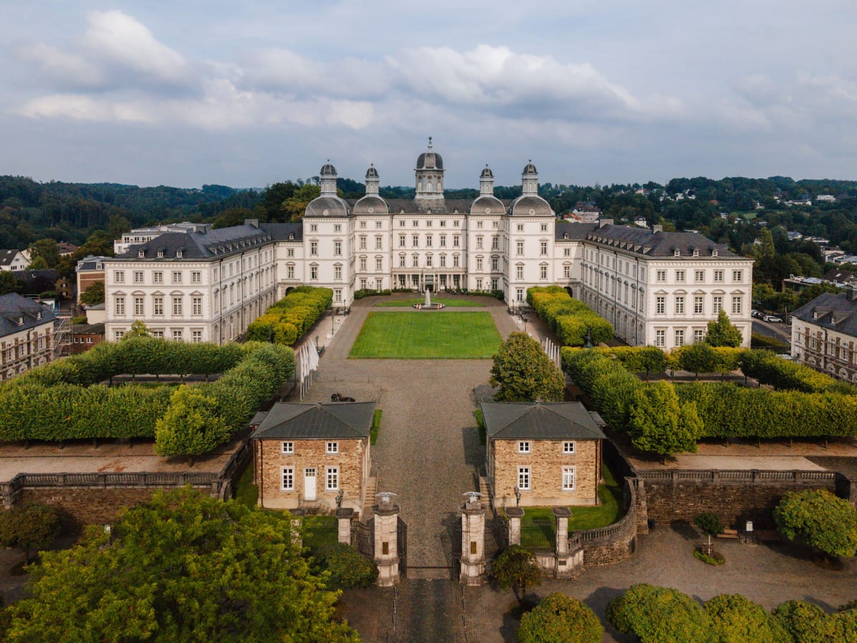 Althoff Grandhotel Schloss Bensberg, un ancien pavillon de chasse princier avec vue sur le Bergisches Land - Hôtels - image principale
