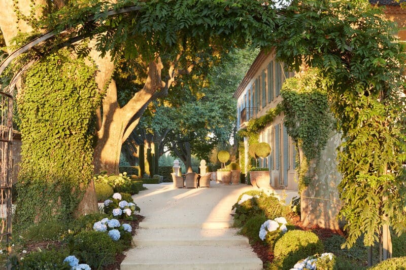 Le Mas des Poiriers, un ancien mas du XVIIIe siècle sur une île du Rhône près d'Avignon