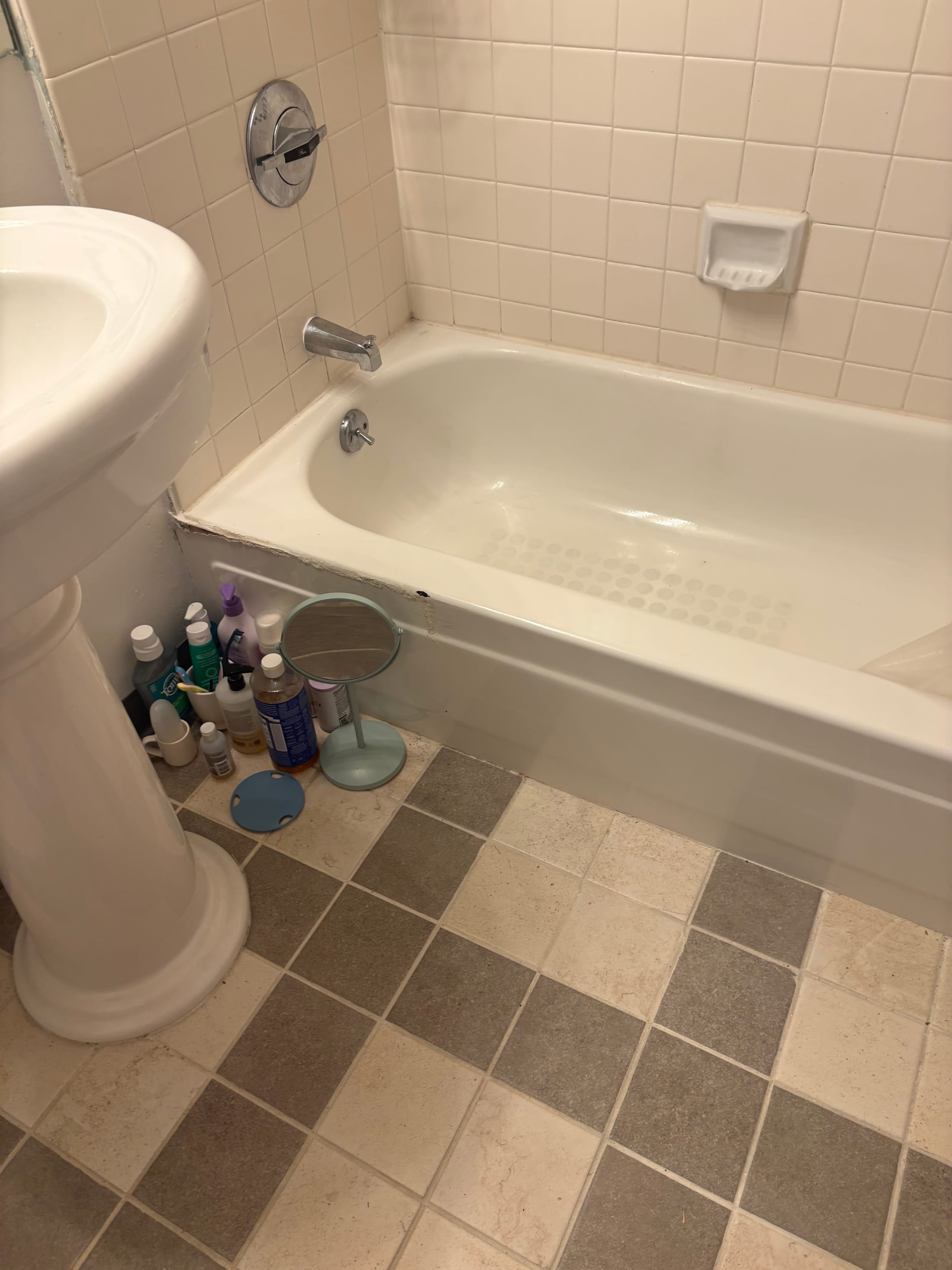 Bathtub Chip Repair — before