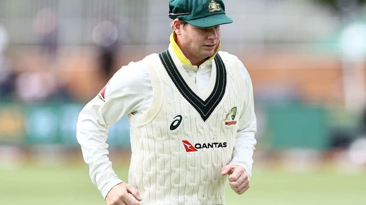 Steve Smith training on the cricket field with a focus on his injury.