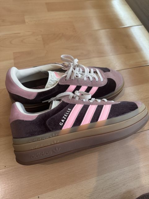 Tenis Adidas Gazelle en Buen Estado