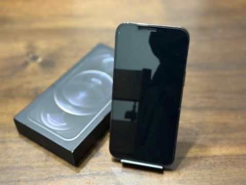 iPhone 12 Pro 128GB en Buen Estado con Accesorios
