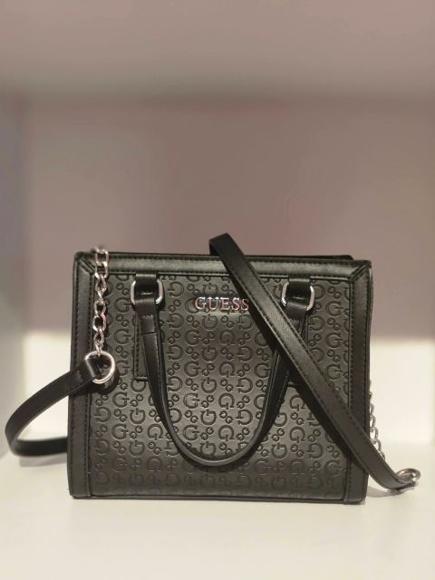 Lote de 4 Bolsos de Marca - Guess y Michael Kors