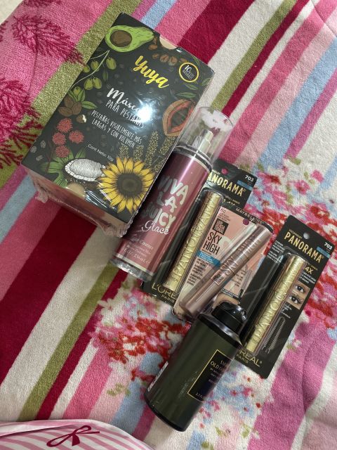 Lote de Productos de Belleza: 2 Máscaras, Perfume y Body Spray