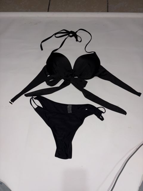 Bikini Negro con Detalle de Moño
