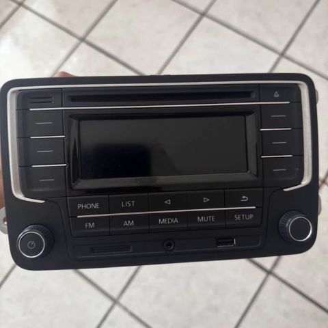 Estéreo original de Jetta 2018