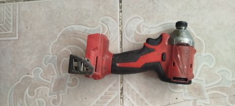 Herramienta eléctrica Milwaukee - Llave de impacto