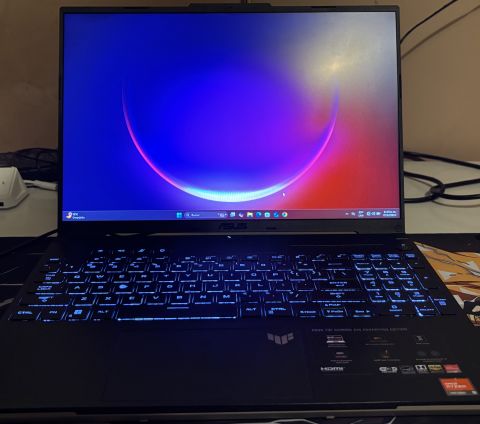 Vendo Laptop  ASUS TUF Gaming A16 • AMD Ryzen 9 7940HS (serie 7000) • AMD Radeon RX 7700S 8GB • 32 G