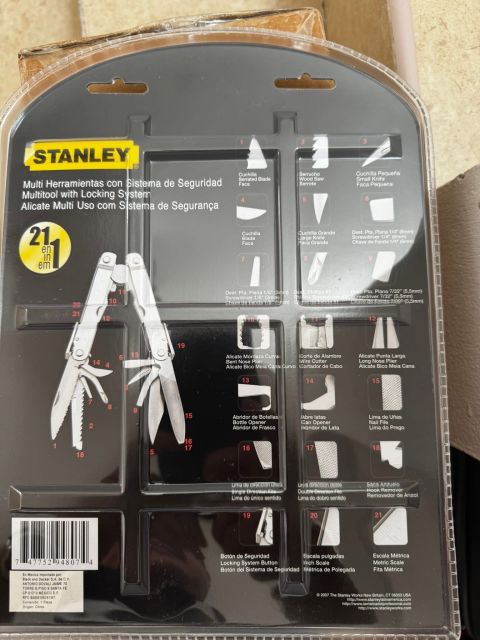 Multiherramienta Stanley 21 en 1 con Sistema de Seguridad CAJA CON 6