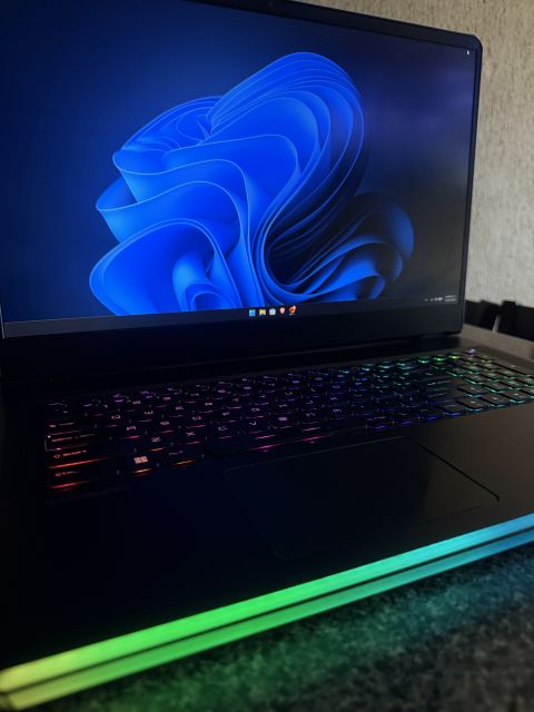 Laptop Gaming MSI Raider con RGB y RTX 3080