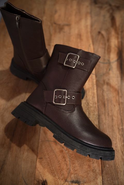 Botas Marrón con Hebilla
