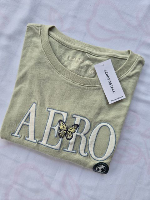 Playera Aeropostale Verde con Mariposa