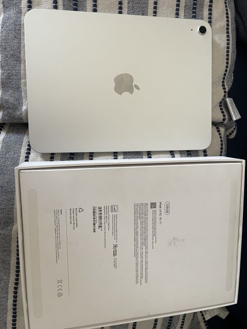 iPad A16" (11 Generación) Wi-Fi 128GB - Usado Como Nuevo