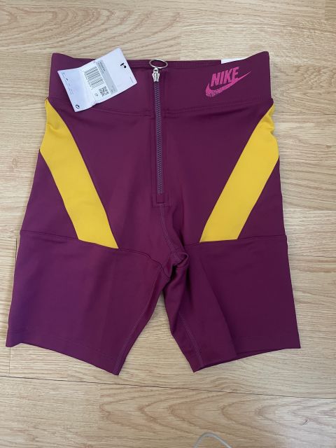 Shorts Nike de Ajuste Ceñido - Talla XS