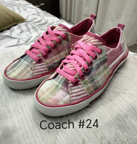 Tenis Coach de Tela con Detalles en Rosa