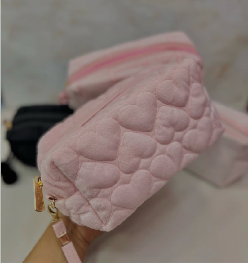 Cosmetiquera corazones bloomshell