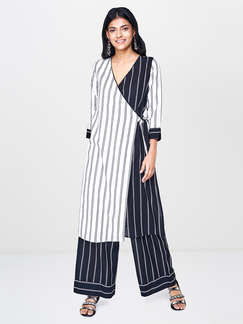 Global Desi Off White & Navy Striped Kurta Price in India