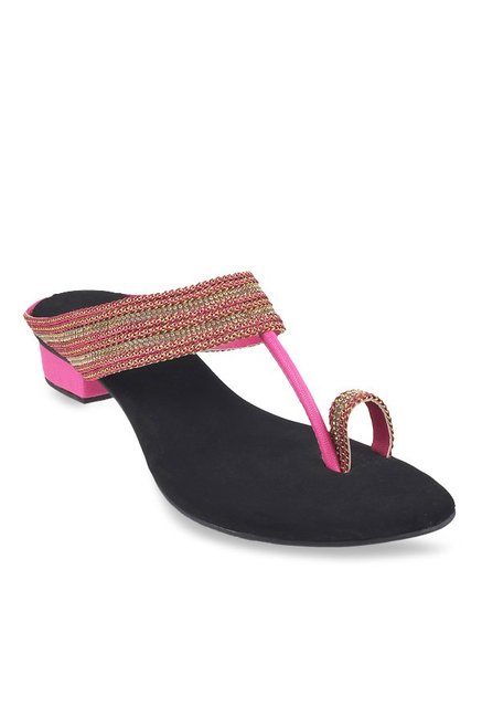 Mochi Pink & Golden Toe Ring Sandals Price in India