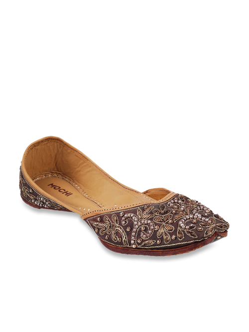 Mochi Brown Ethnic Juttis Price in India