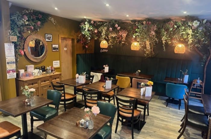 The Hutch Deli and Cafe: The A25 Hideaway Built Out of an Old Ightham Farm Shop