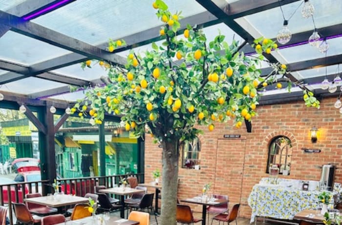 The Hutch Deli and Cafe: The A25 Hideaway Built Out of an Old Ightham Farm Shop