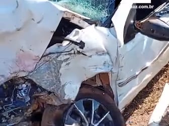 Colisão entre dois carros deixa feridos na BR-222, entre Piripiri e Batalha