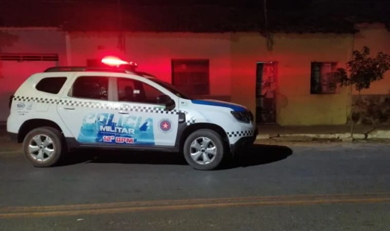 Homem é morto a tiros dentro de casa enquanto dormia no centro de Pedro II