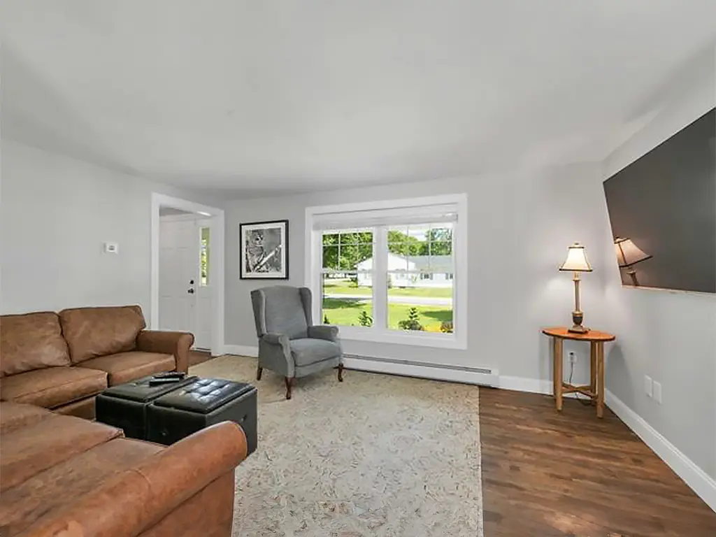 11 Goodrich Rd