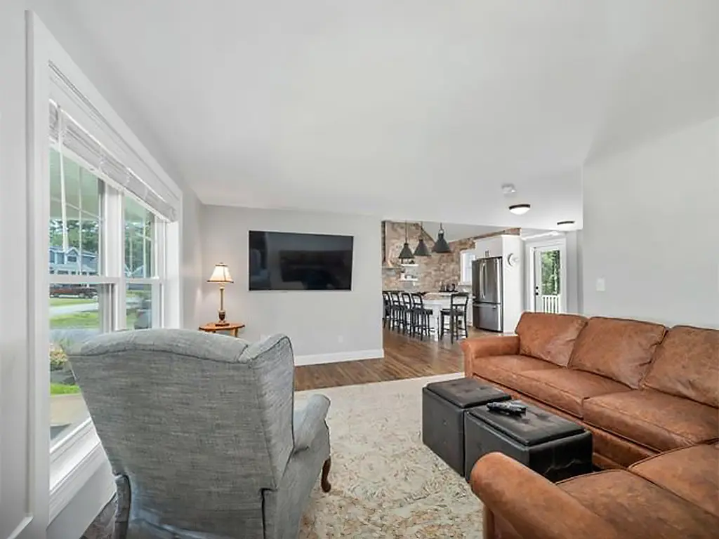 11 Goodrich Rd