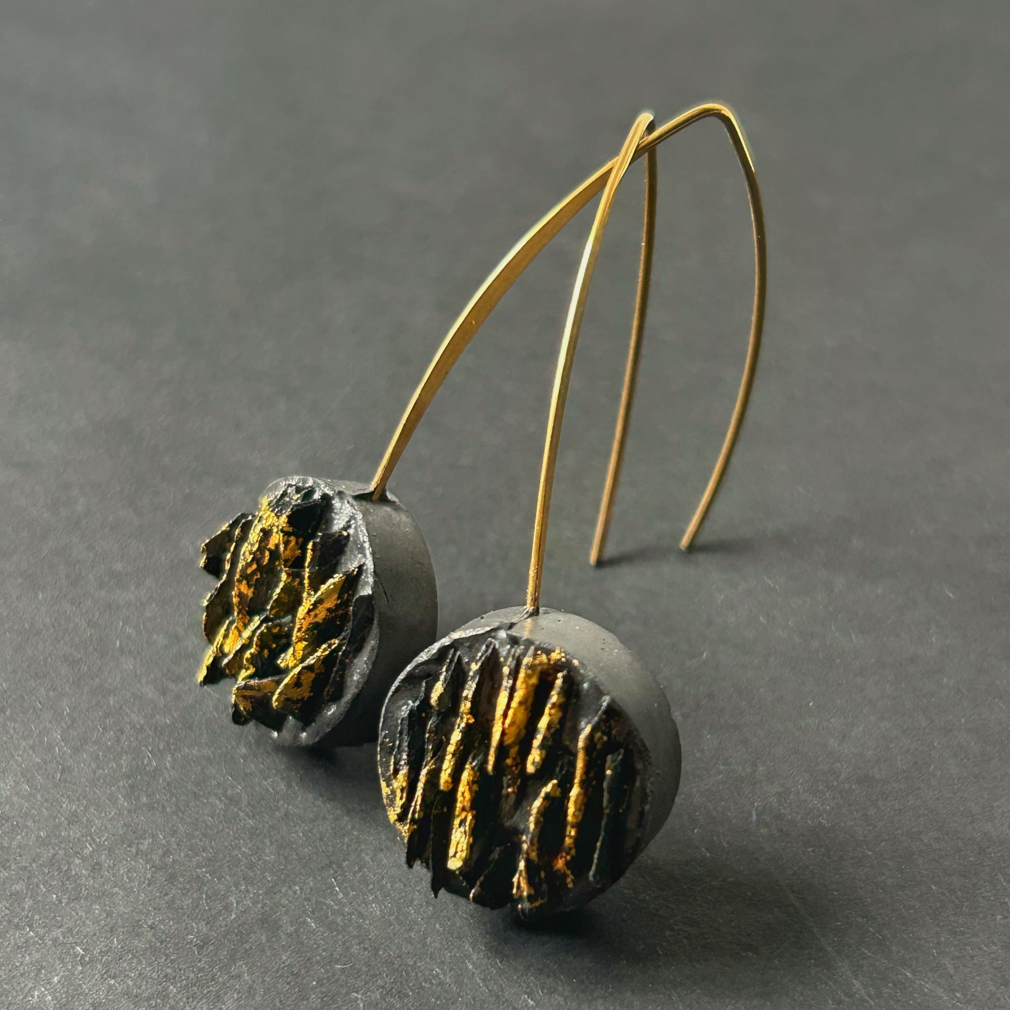 Œuvre de Nathalie de Parseval — créatrice de bijoux en béton