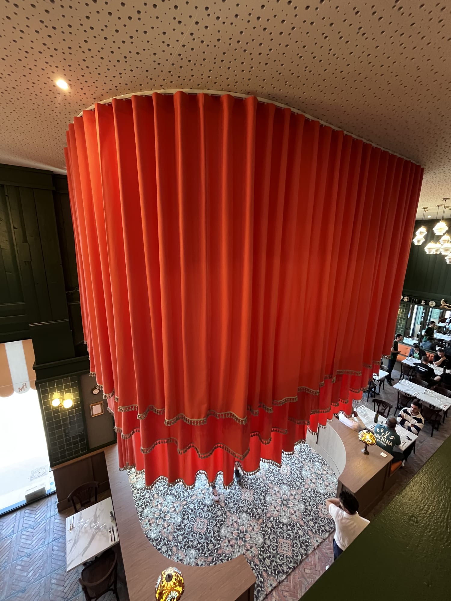 Œuvre de Caroline Manouvrier — tapissier décorateur