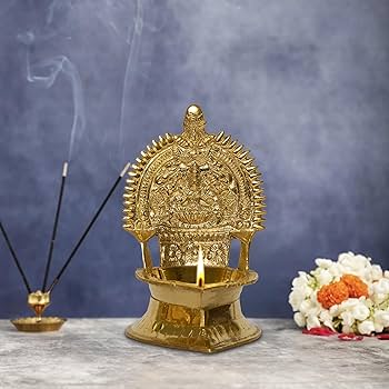 Kamatchi Amman Vilakku No:1 290g - Traditional Brass Lamp