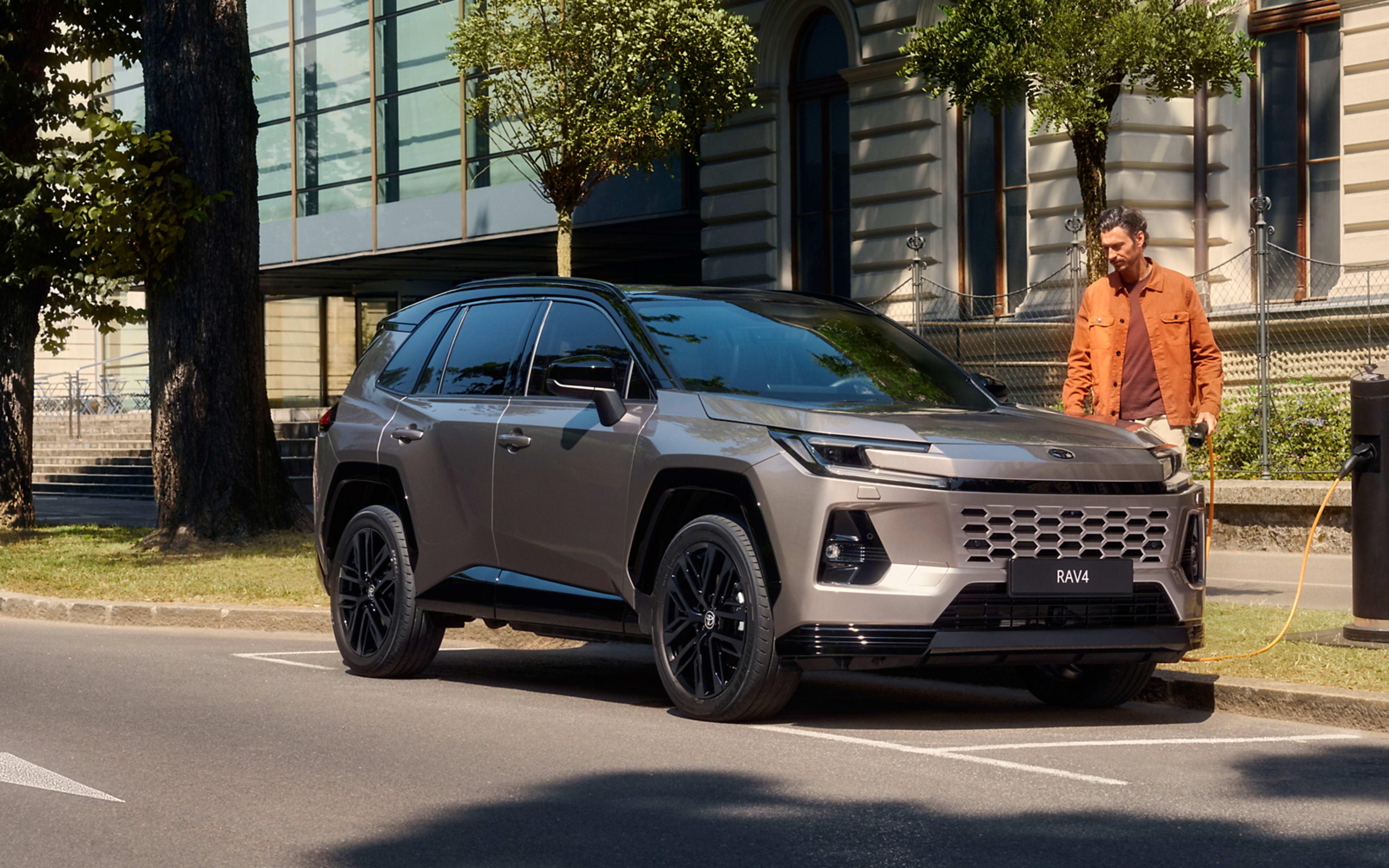 RAV4_032_PHEV_26_WEB_V2_zyfflz