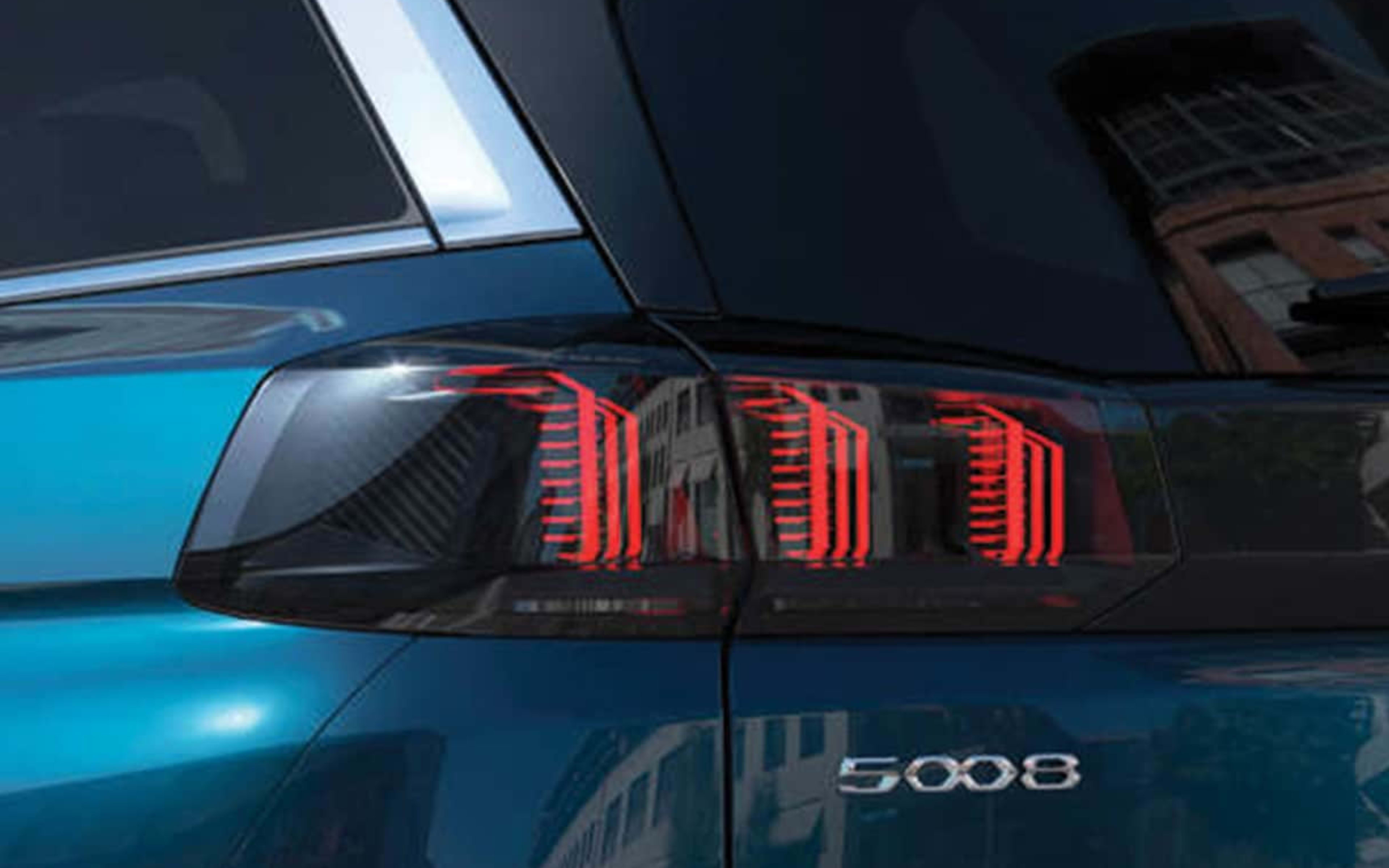 Peugeot-5008-Verbrenner-Exterieur-Heckleuchten_c99f74c6-e056-4159-ad40-404806a4e578