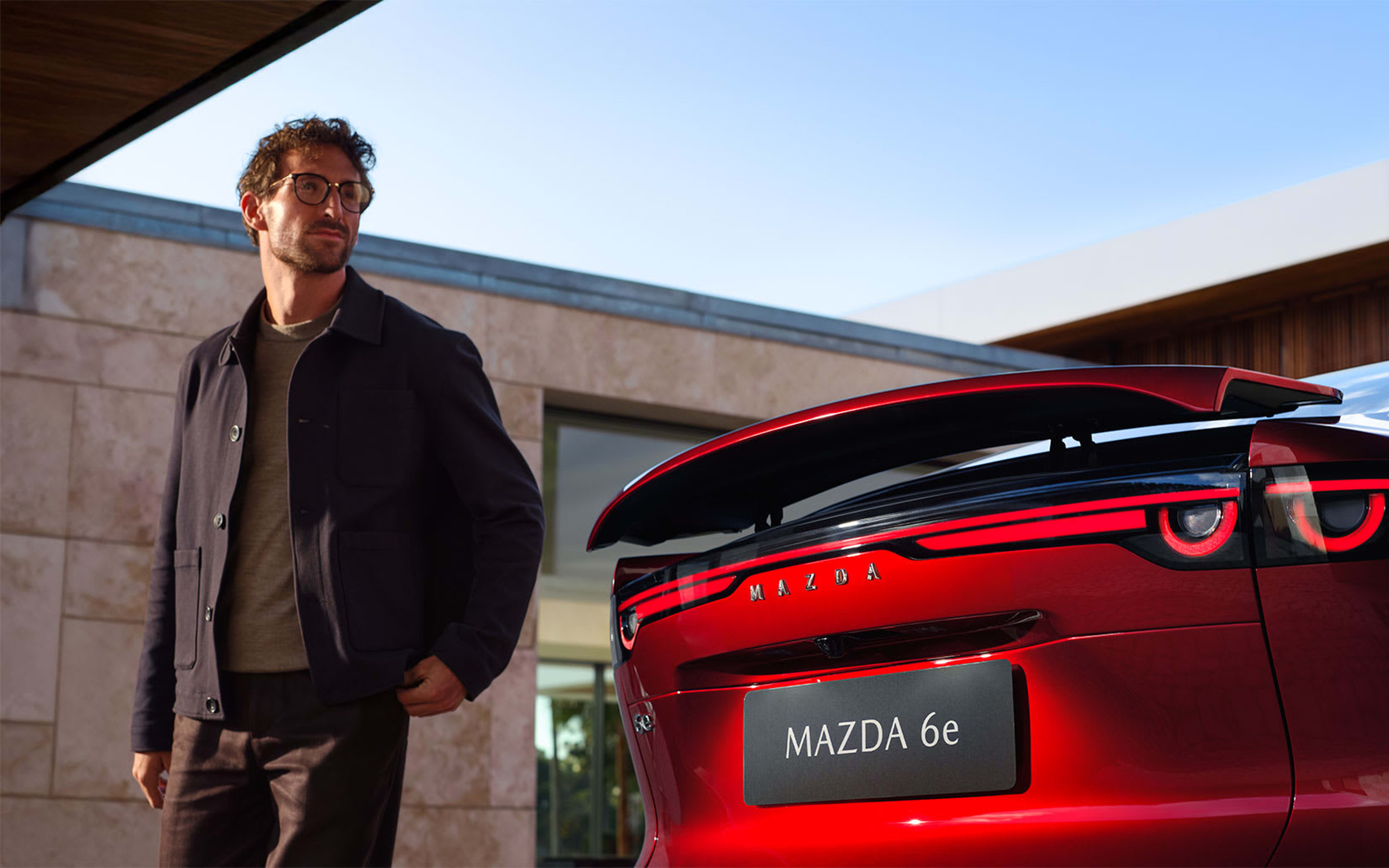 06-mazda6e-gallery-carousel-desktop-6-spoiler_qtxxfq