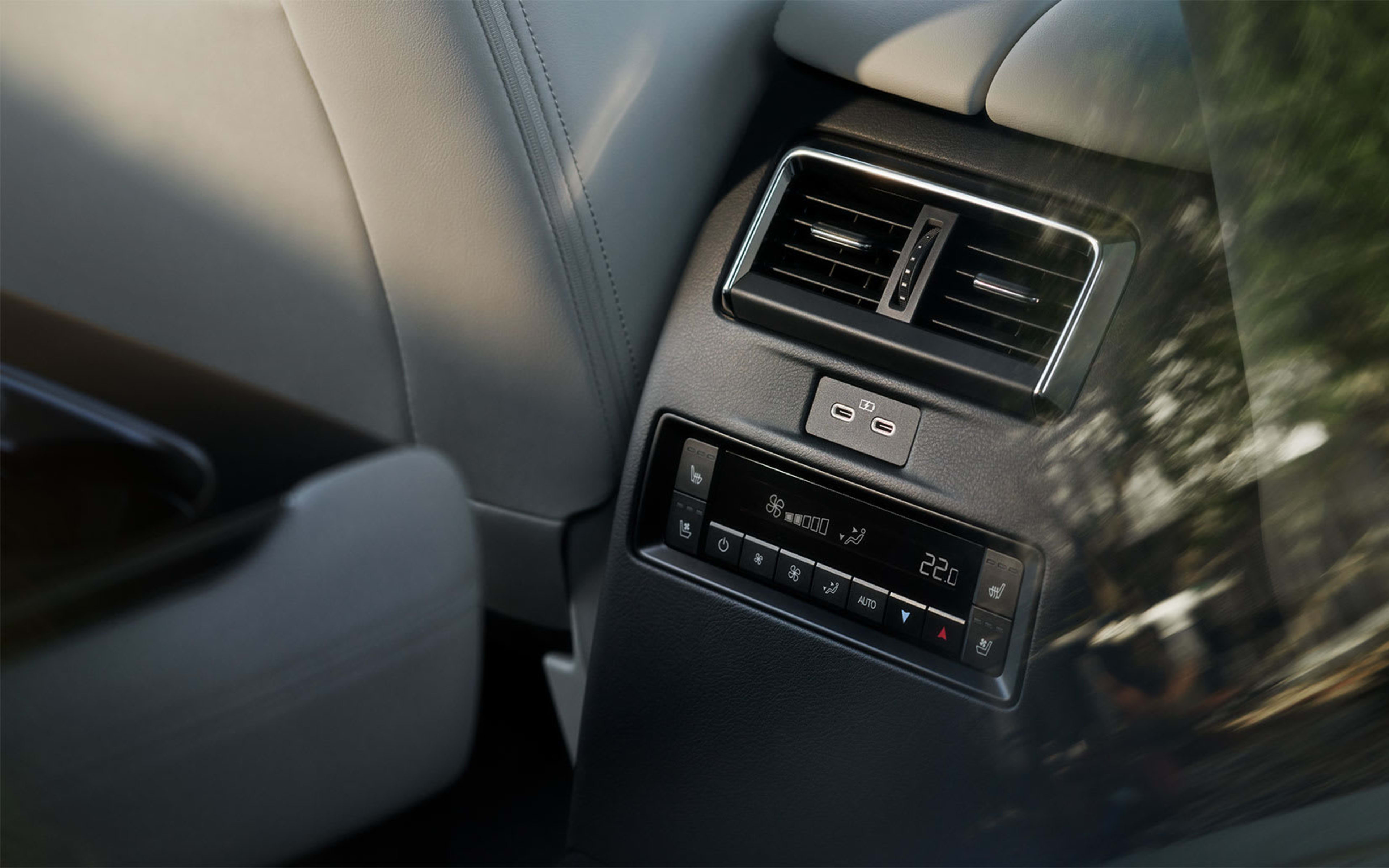 07-gallery-carousel-cx80-desktop-3_bjdgwh